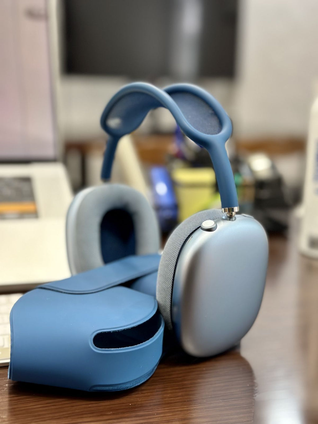 Airpods Max  Magnetic